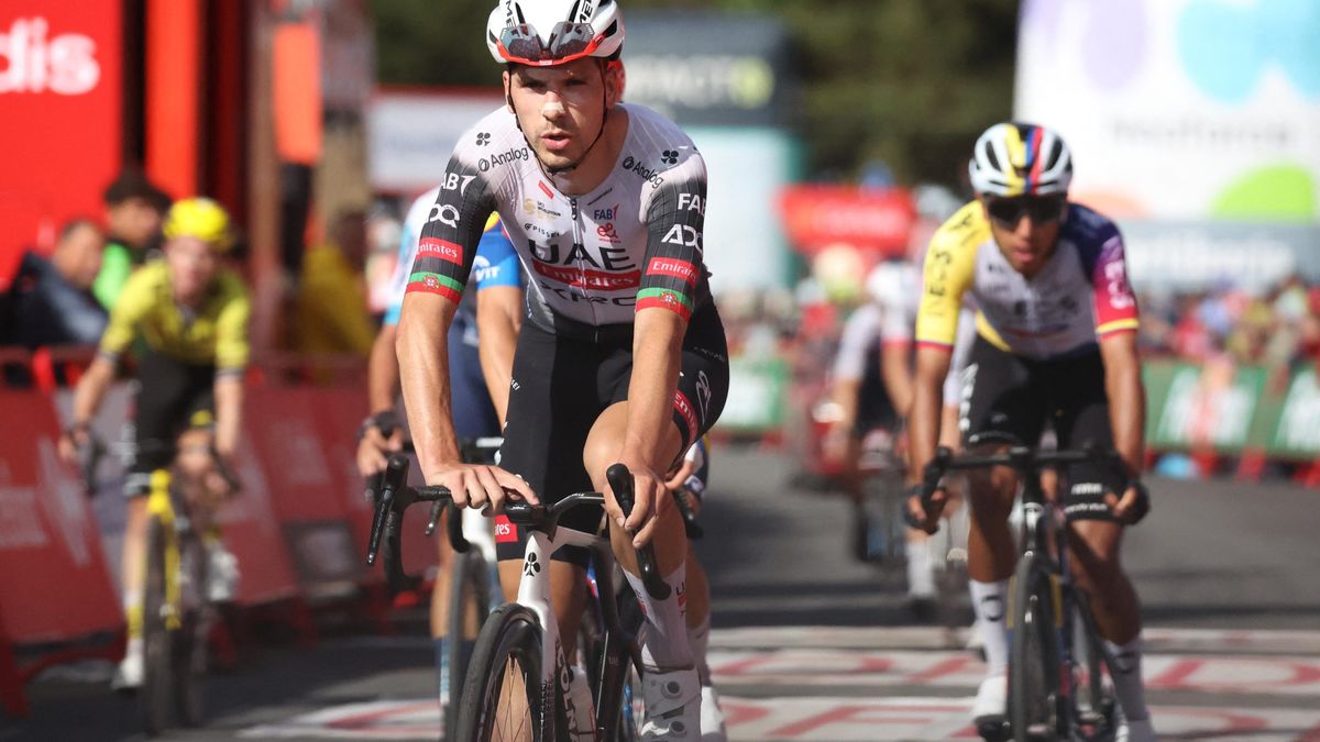 Almeida na obávaném L'Angliru udolal i největšího favorita. Etapu Vuelty opět ovlivnili aktivisté